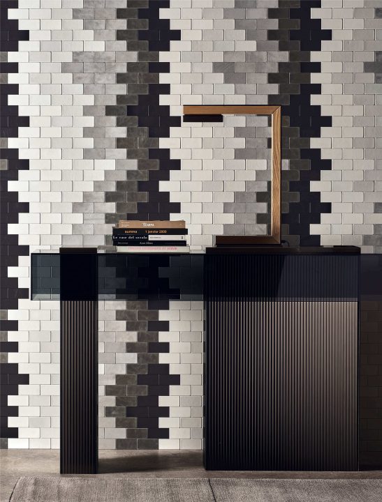 studioart-leather-wall-adam-hunter-anthracite