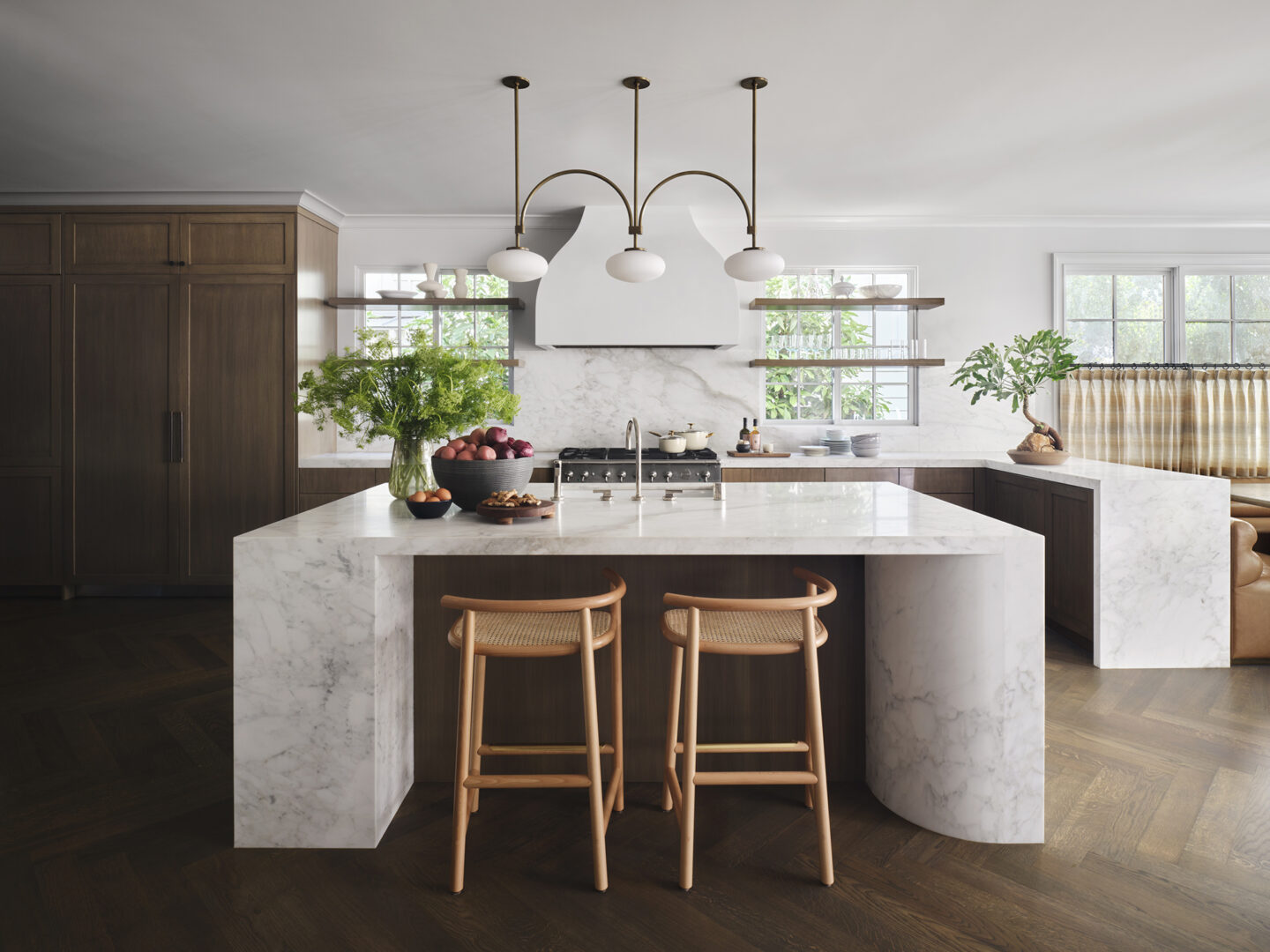 Adam-Hunter-Interior-Design-Palisades-California-Kitchen-Marble-Island